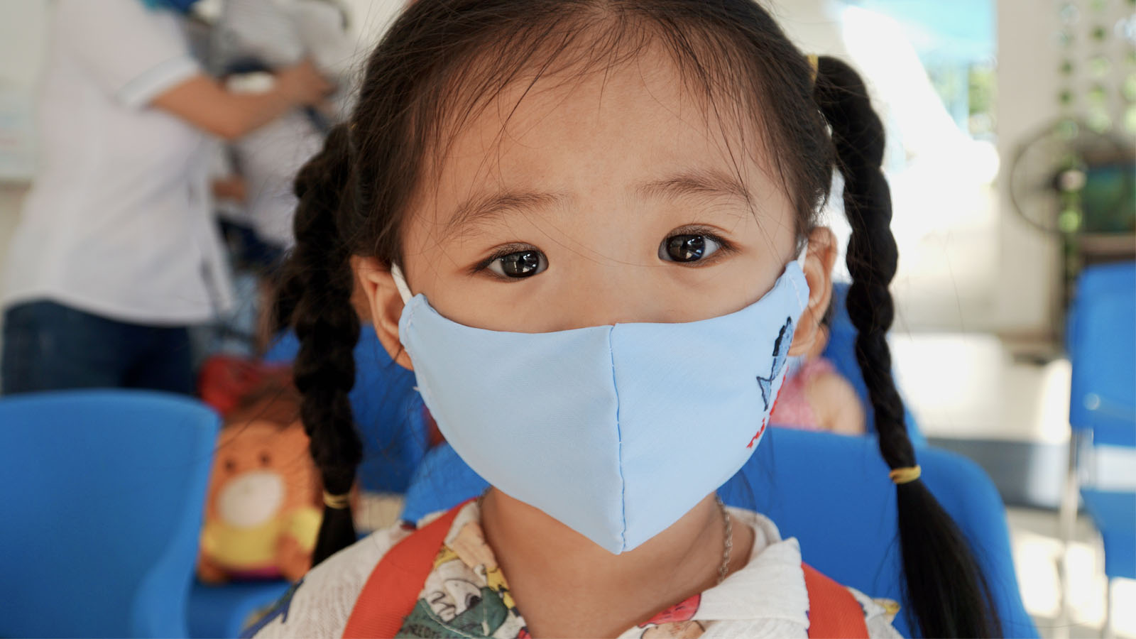 vietnamese child in mask
